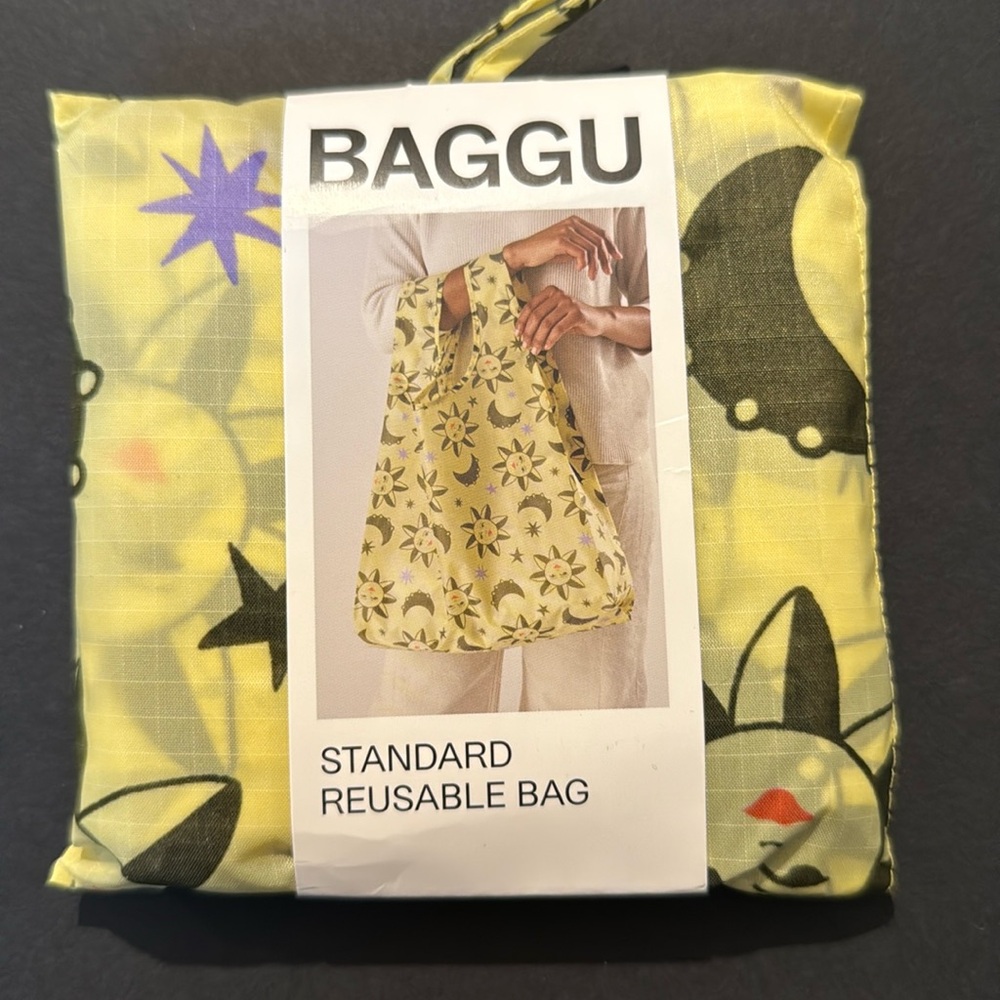 NWT BAGGU SUN AND MOON CHARMS Standard Size Reusable Bag